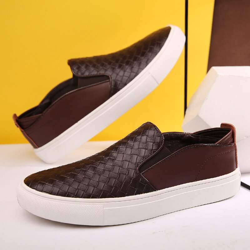 Tênis Casual de Couro - Slip On 2023